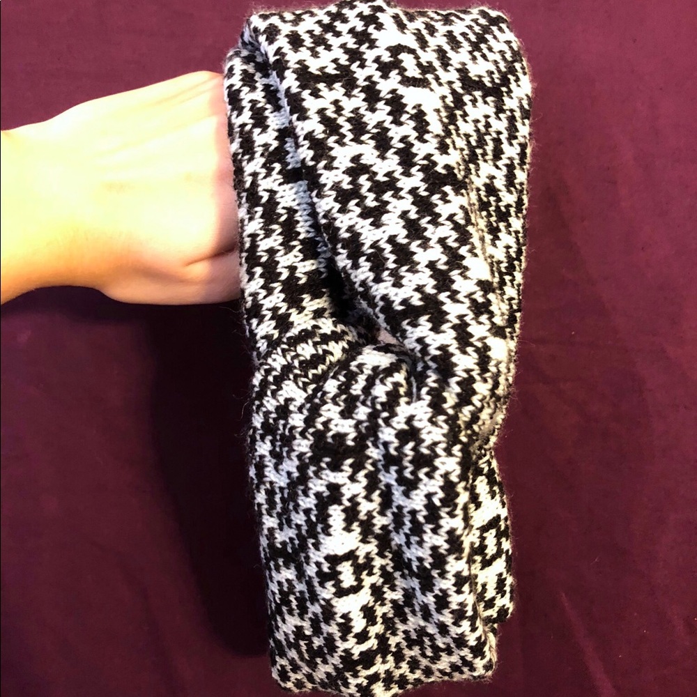 Krochet Kids Arizona Knitted Headband in Mint